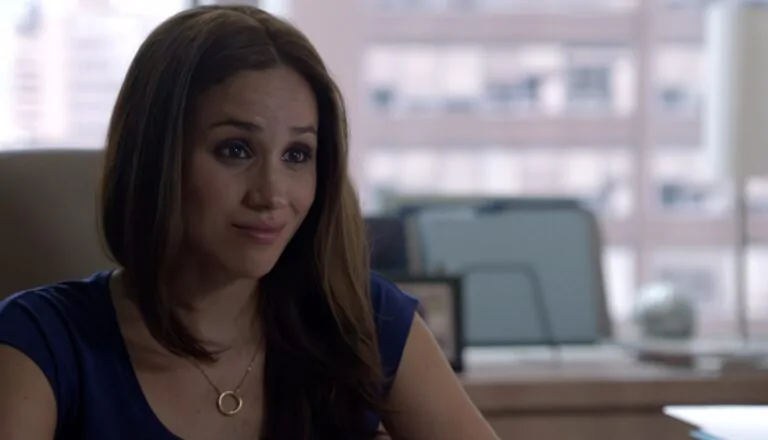 Момент из 6 серии 1 сезона