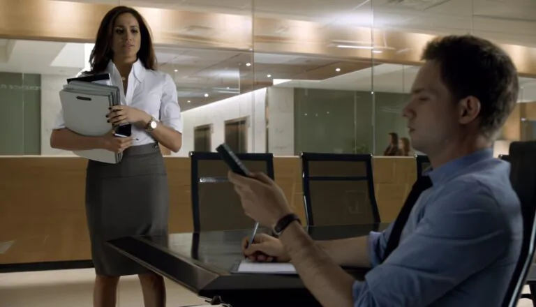 Момент из 6 серии 2 сезона