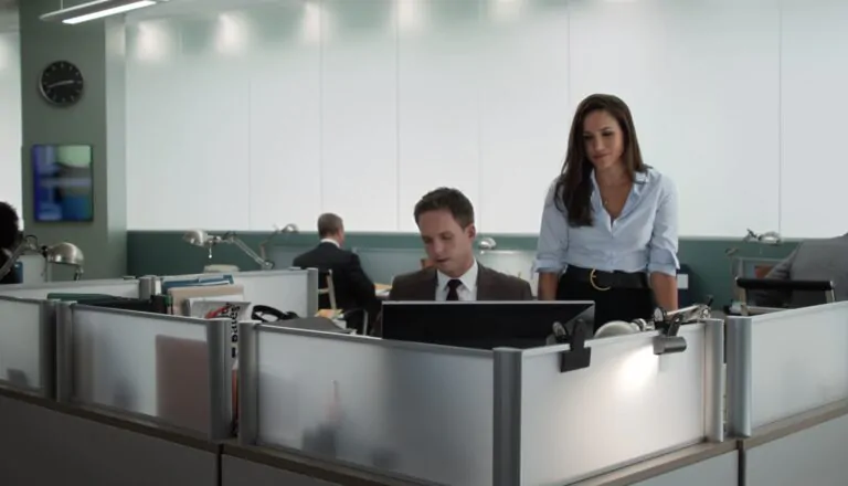 Момент из 9 серии 2 сезона