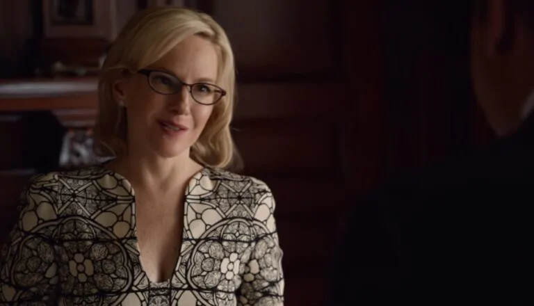 Момент из 10 серии 4 сезона