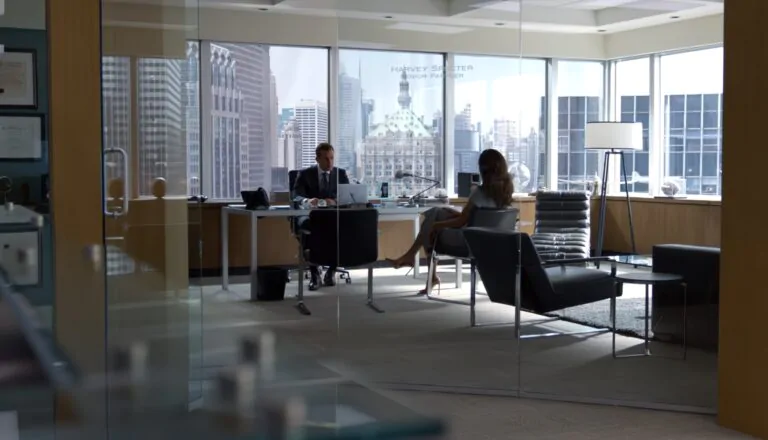 Момент из 4 серии 6 сезона