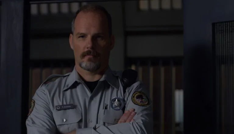 Момент из 9 серии 6 сезона