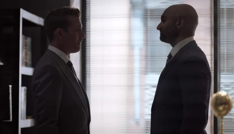 Момент из 11 серии 8 сезона