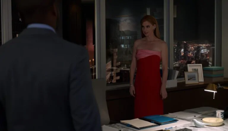 Момент из 6 серии 8 сезона