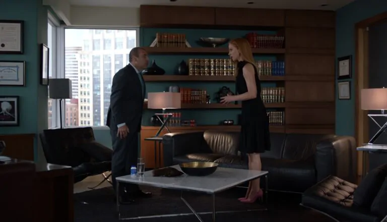 Момент из 7 серии 9 сезона