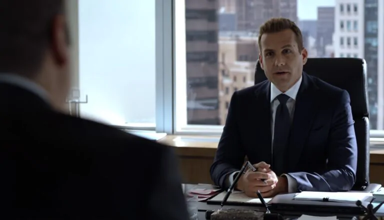 Момент из 9 серии 9 сезона